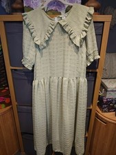 MONKI SIZE 44 PALE GREEN SAGE OVERSIZED COLLAR SEERSUCKER STYLE DRESS VGC