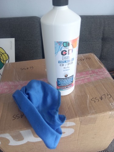 Compact disc vinyl cleaner - compact, +