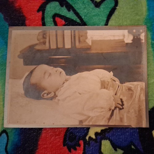 Antique post mortem baby photo - mortem,