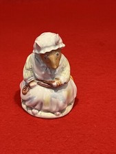 Royal Doulton Brambly Hedge Figurine - Lily Weaver DBH19 Figure 1st Mouse