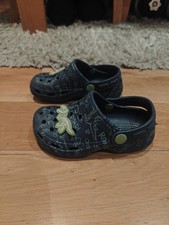 Boys size 8 dinosaur crocs