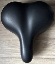 Selle Royal Xsenium Star Gel Wide Comfort Saddle + ICS in Black - Hardly Used