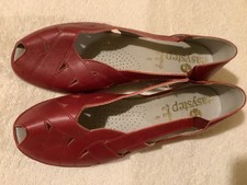 easystep sandal. red. UK 6