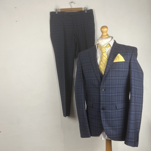 Next piece suit men - 3, 40l