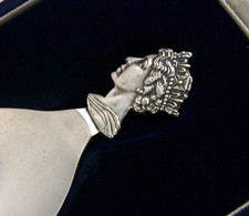 CASED STERLING SILVER QUEEN