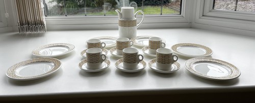 Wedgwood piece bone - 19,