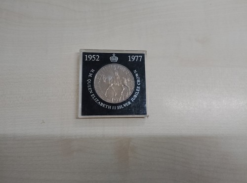 1977 queen elizabeth silver - ii,