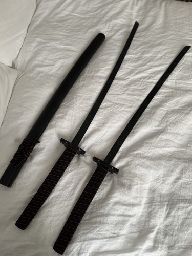 Wooden dual sword cosplay prop - wooden,