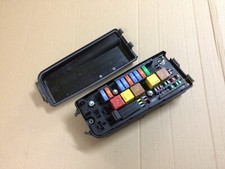 VAUXHALL VECTRA C SIGNUM FRONT FUSE BOX UEC ENGINE UNDER BONNET 13205796