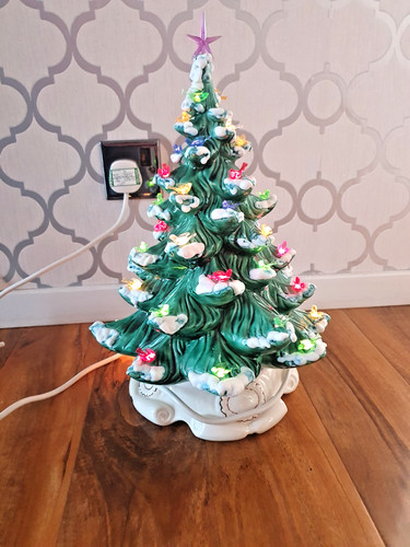 Vintage ceramic lighted - vintage, snow