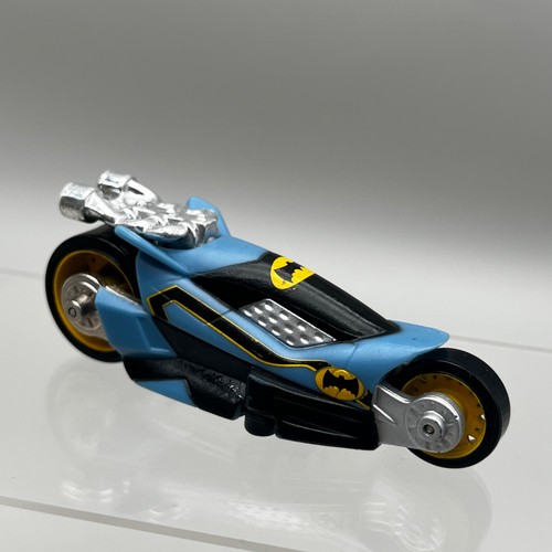 Hot wheels batman batcycle - batman,