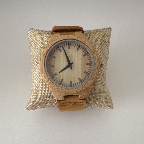 Wood analogue wristwatch beige - wristwatch,