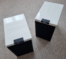 KEF RI00 Bookshelf Speakers