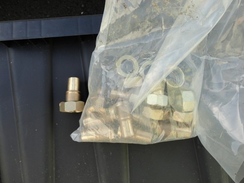 Gas meter outlet unions - 1", bag