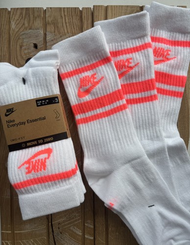 Nike essential move - essential, to