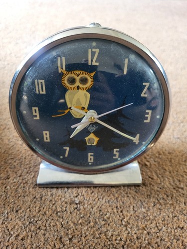 Vintage owl animated - vintage, alarm
