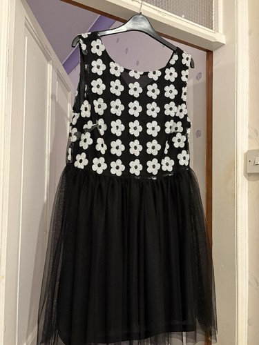 Yumi black white floral - black,