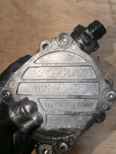 Volvo vacuum pump 31375107 - pump,