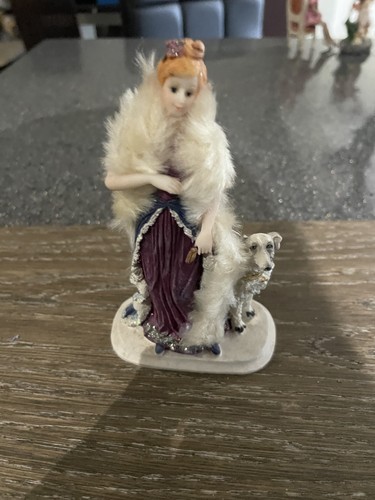 Beautiful lady figurines - beautiful,