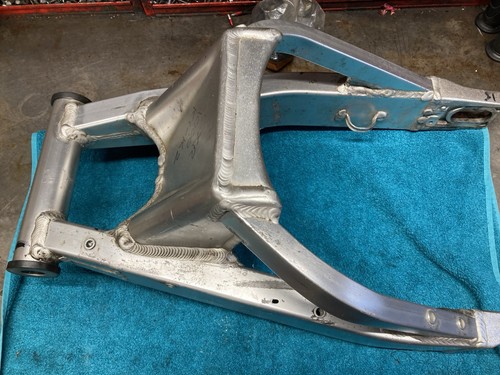 Suzuki gsxr 1000 - k1, swingarm