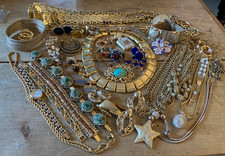 Job Lot Gold Plated Bonded Gold Tone Jewellery - Rings - Necklaces Etc -  1 Kilo