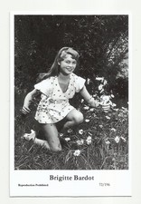 BX106) BRIGITTE BARDOT SWIFTSURE PHOTO POSTCARD (72/196) FILMSTAR PIN UP GLAMOR