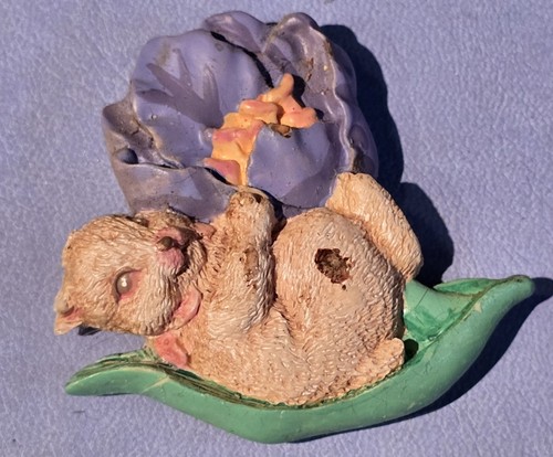 Bunny rabbit laid a leaf - bunny,