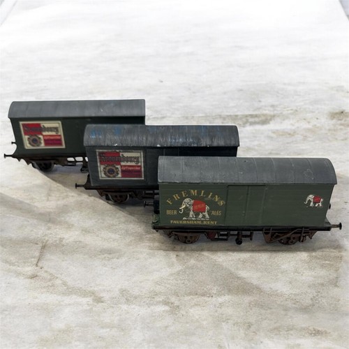 Hornby brewery vans wagons - oo,