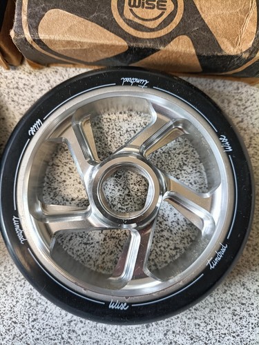 Wise tundred scooter - tundred, wheels