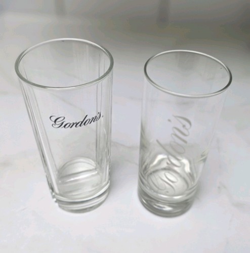 Pair gordon gin - of, gordon's