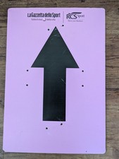 Giro d'Italia : race route direction arrow
