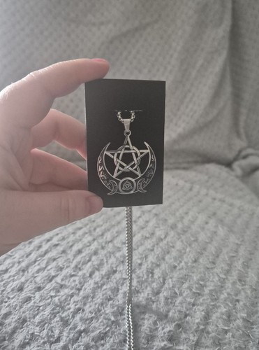 Wiccan pentagram crescent moon - pentagram,