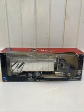 Mack Vision New Ray 1:32 Die