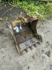 Mini Digger Excavator Digging Bucket 40mm  3 - 5 ton 26" (57)