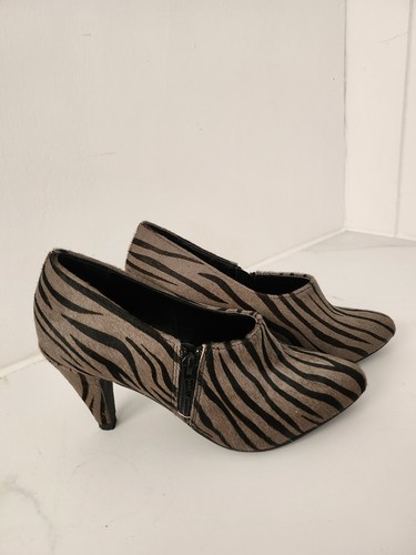 Office zebra print - zebra,
