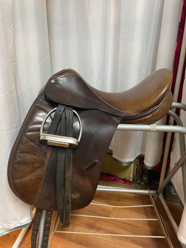 Brown crosby dressage - 17",