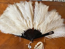 FABULOUS, BURLESQUE OSTRICH FEATHER LEAF FOLDING HAND FAN (147)