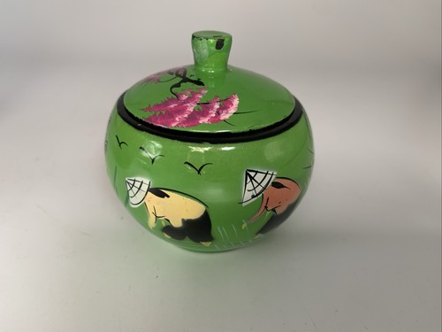 Lacquered lidded bowl with - lacquered,