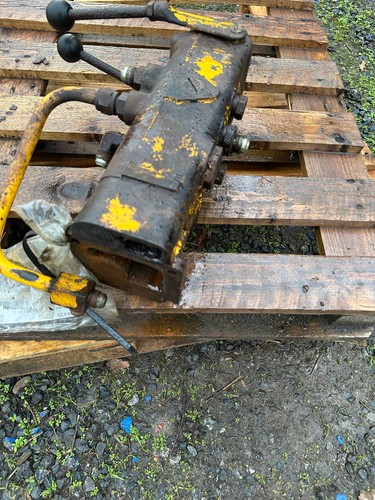 Massey ferguson spool valve - massey,
