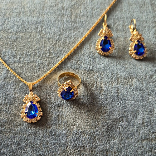 Costume jewellery blue - costume,
