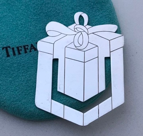 Tiffany iconic gift - co., box