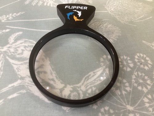 Flipper magnifying glass - magnifying,