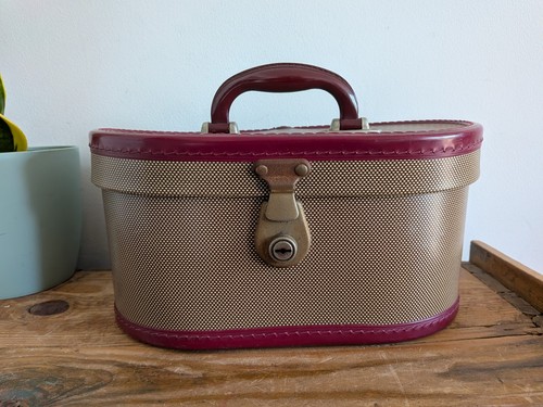 Vintage cheney vanity case - vintage,