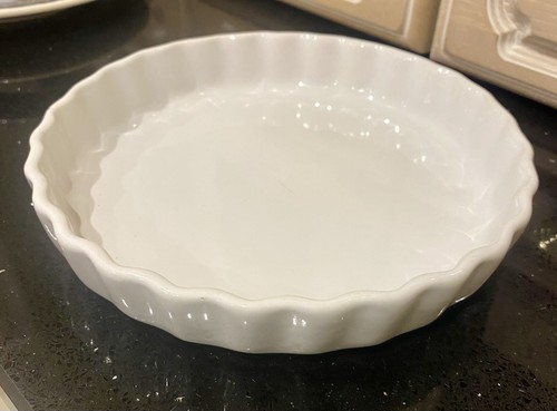 White scalloped flan dish - white,
