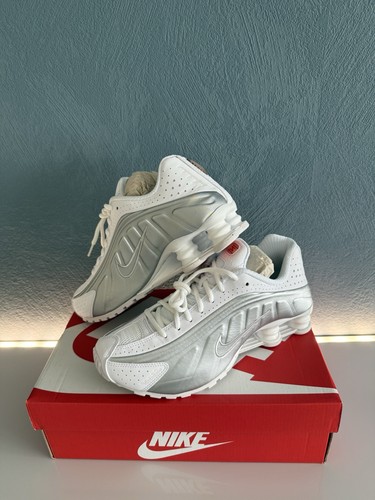Size nike shox r4 - uk, 5.5