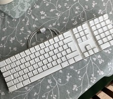 Apple Extended Keyboard white A1048 - used but in very good condition