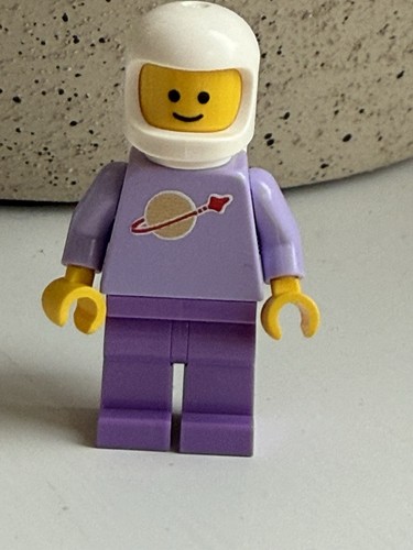 Lego spaceman lilac - lilac, minifigure