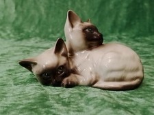 BESWICK KITTENS   7CM X 11CM .