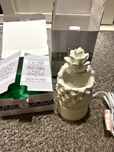 Scentsy queen pineapple - scentsy,
