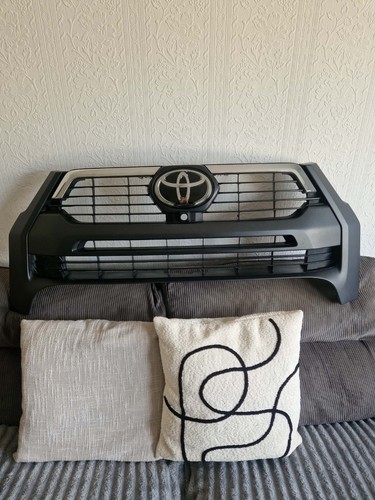 Black front grille - black, assy